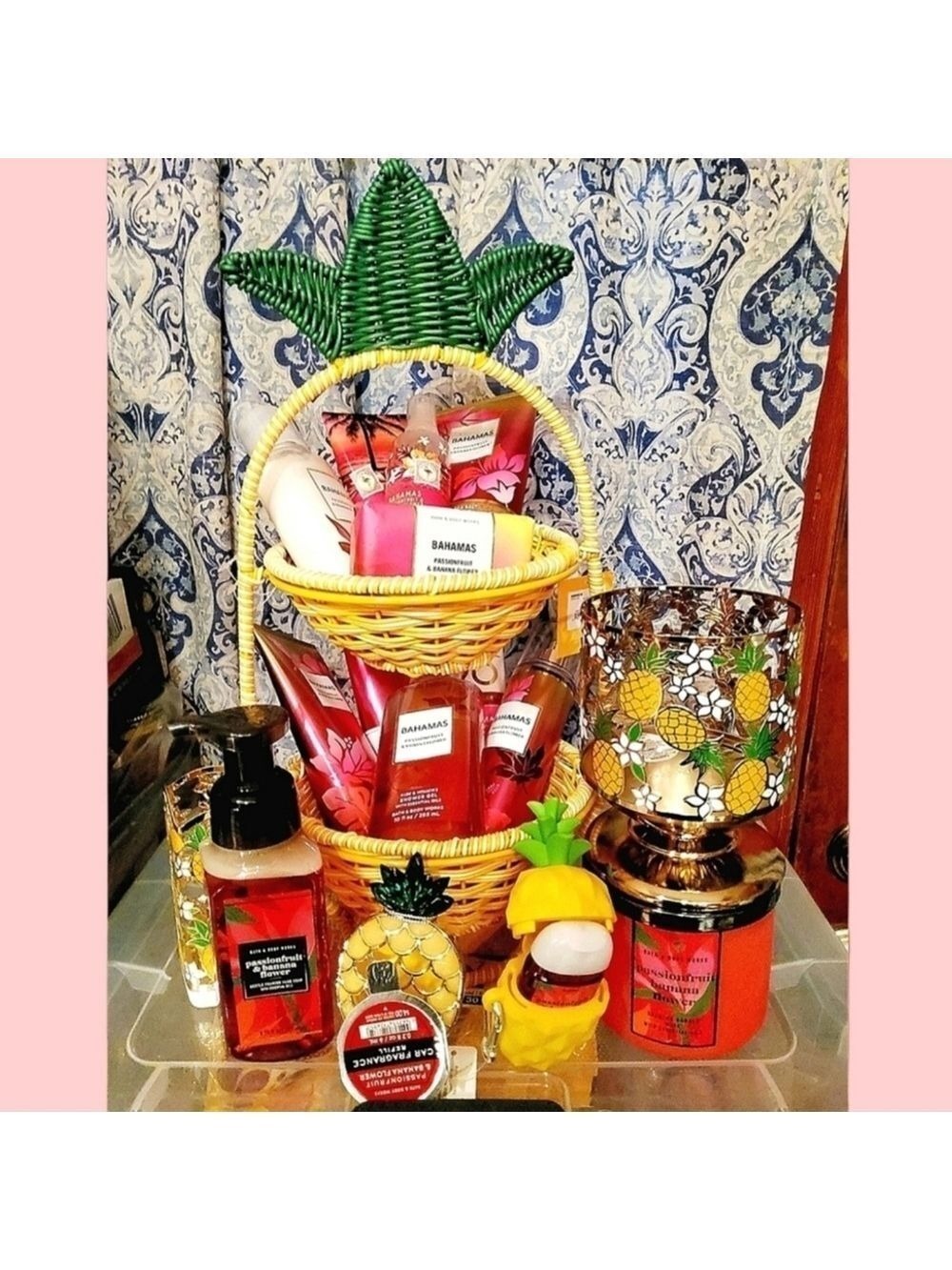 BAHAMAS PASSIONFRUIT & BANANA FLOWER 18-PIECE BATH & BODY BASKET